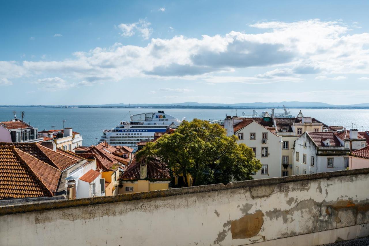 Quarto Duplo com Vista para o Rio e Banheiro Compartilhado